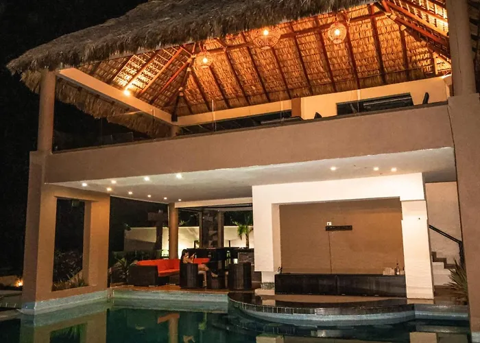 Pacific King Hotel Cuatunalco