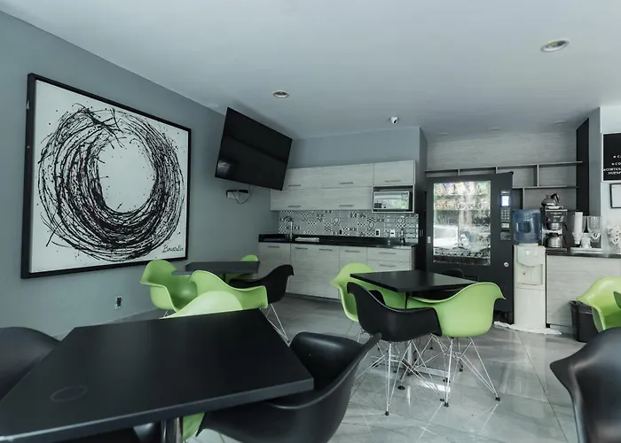 HOTEL LEMON GREEN -Zona Expo Frente al Centro de Convenciones