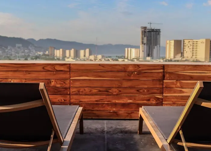 Torre Catalina. Ultra-Modern Versalles Getaway