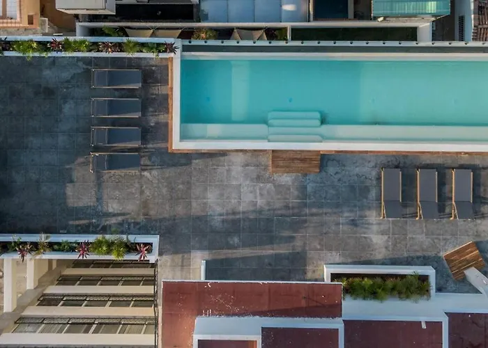 Torre Catalina. Ultra-Modern Versalles Getaway
