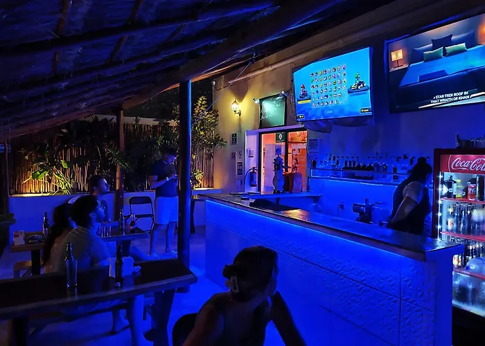 New Friends Hostel & Bar Adults Only