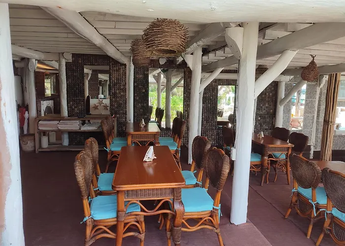 Las Estrellas Tulum - Located At The Party Zone