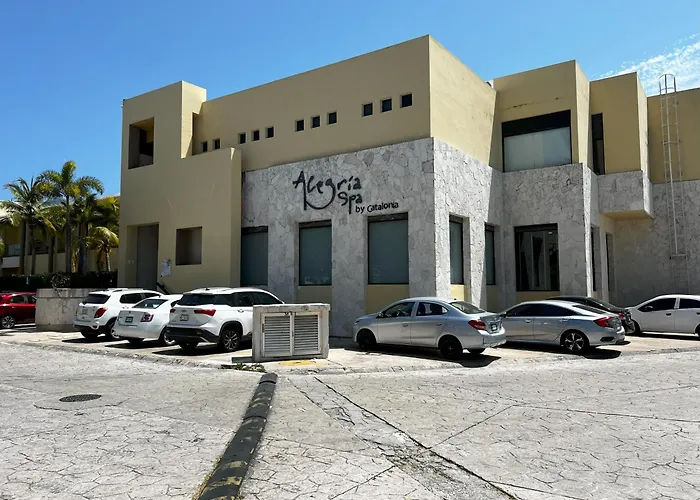High-End Waterfront Condo At Secrets Waters