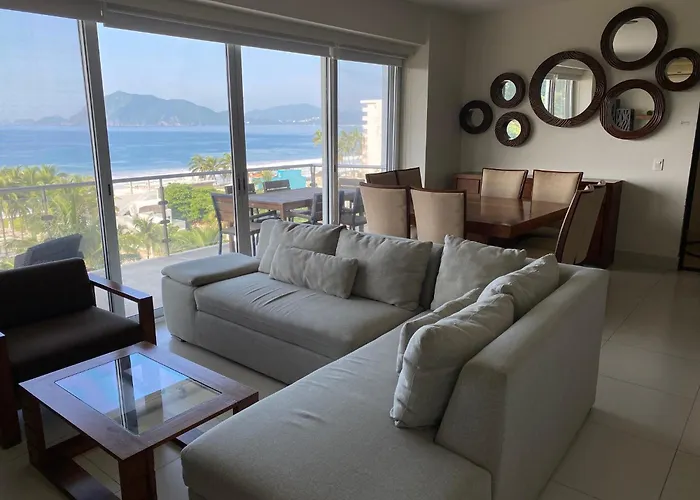 Ponto Horizonte Manzanillo. Best Place In Manzanillo!!! Luxury Beach Front Condo, Gorgeous Views!! Best Place You Can Stay!With Up To 8 People.