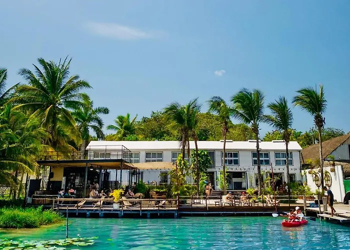 Yak Lake House - Hostal Bacalar