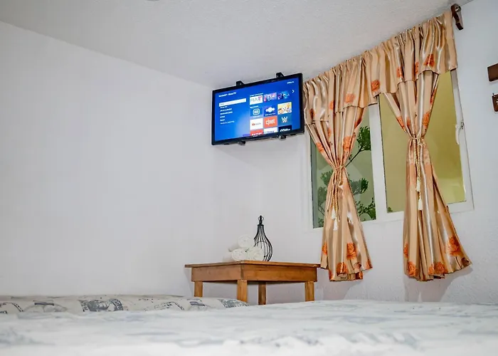 Hostal Makea