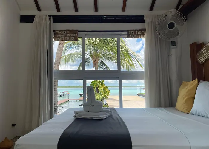 Yak Lake House - Hostal Bacalar