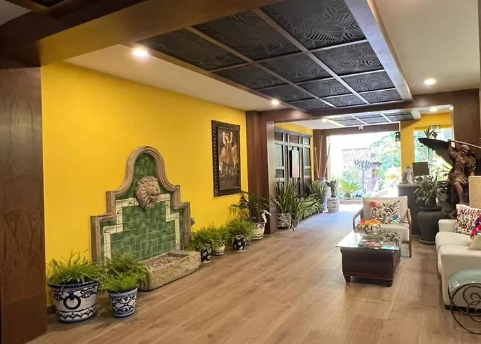 El Encanto Inn&Suites