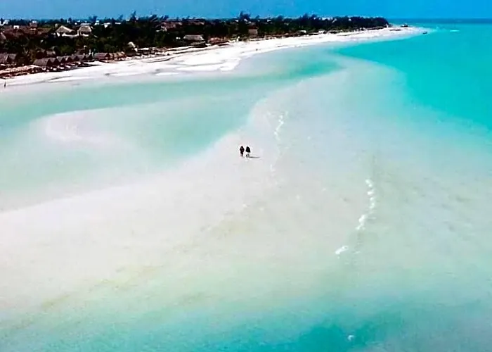 Mayari Holbox
