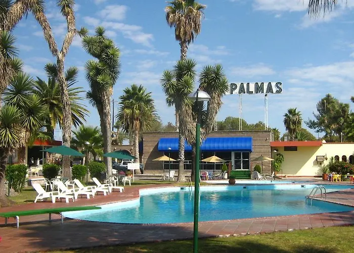 Las Palmas Midway Inn