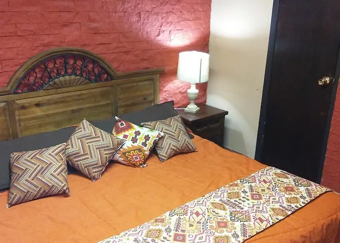 La Casa De Las Bugambilias