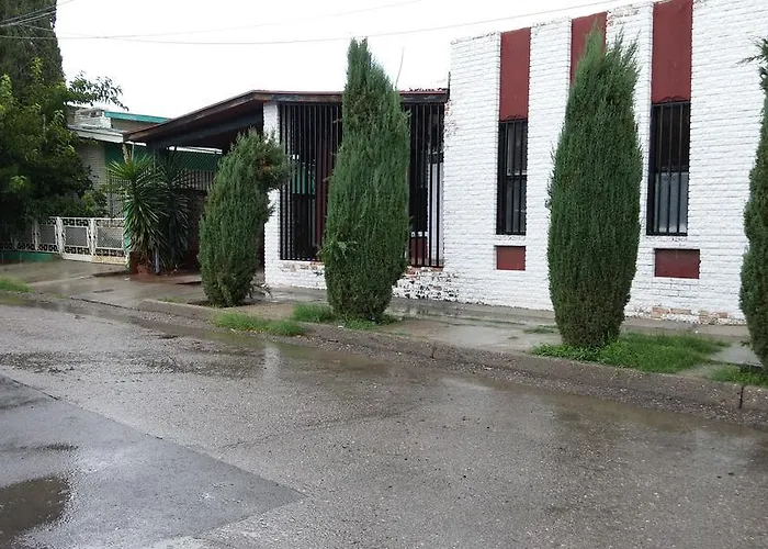 La Casa De Las Bugambilias