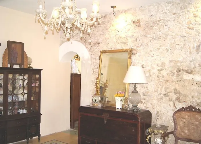 Casa De Piedra