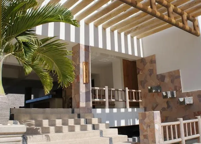 Akan Resort