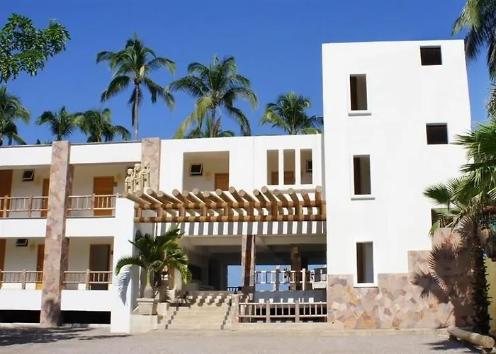 Akan Resort