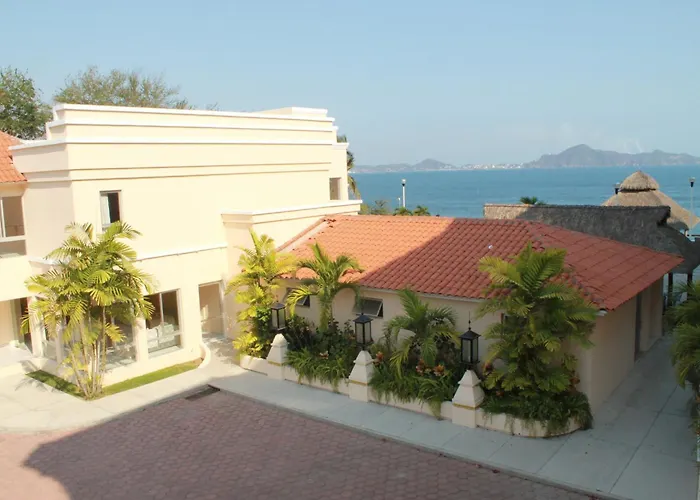 Villas del Palmar Manzanillo with Beach Club