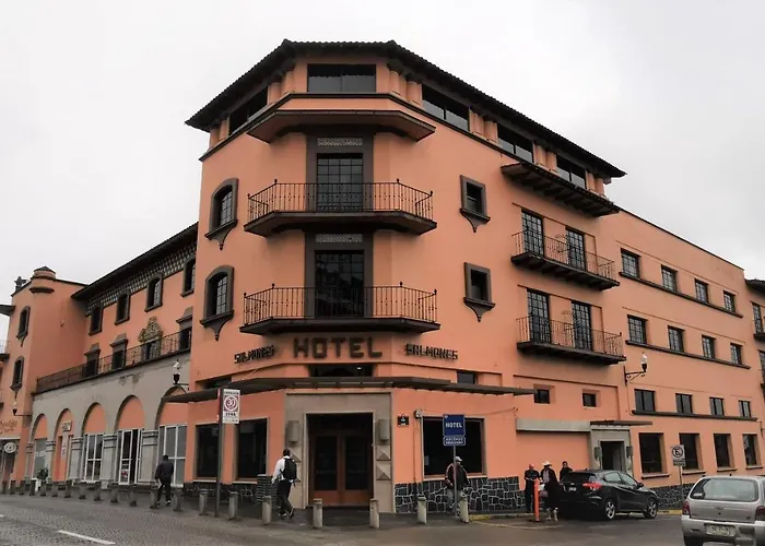 Hotel Salmones